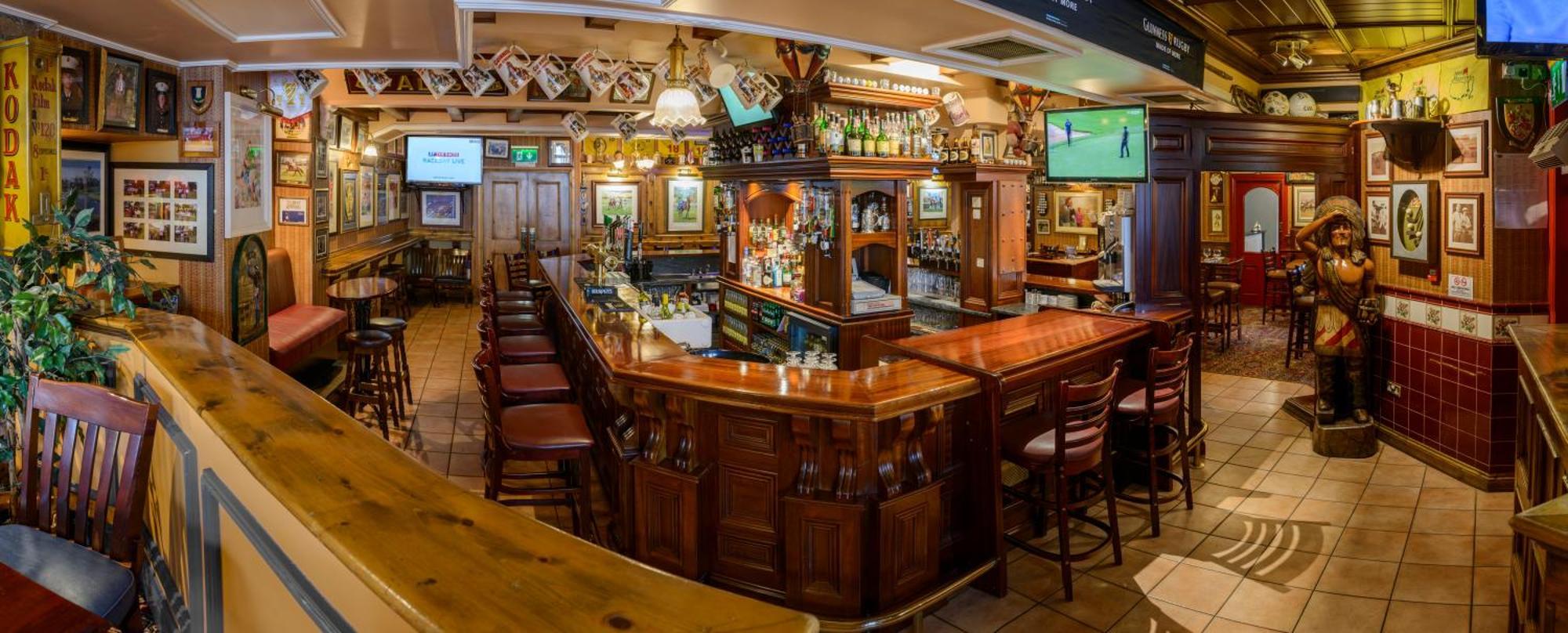 Mcsweeney Arms Hotel คิลลาร์นีย์ ภายนอก รูปภาพ